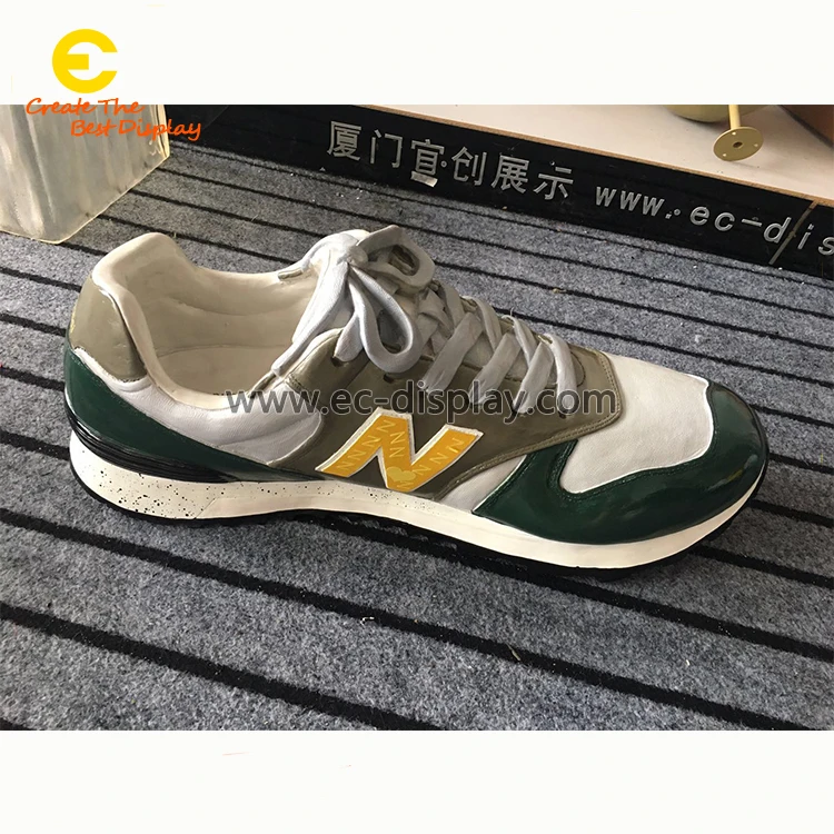 Декоративная гигантская обувная скульптура из стекловолокна визуальный демонстрационный реквизит