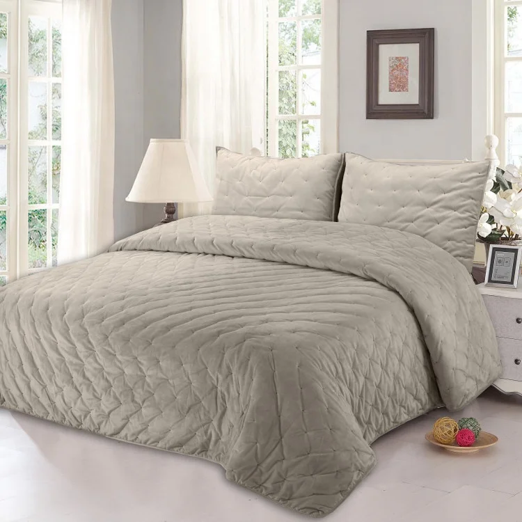 
Однотонное одеяло из мытой микрофибры в горошек 