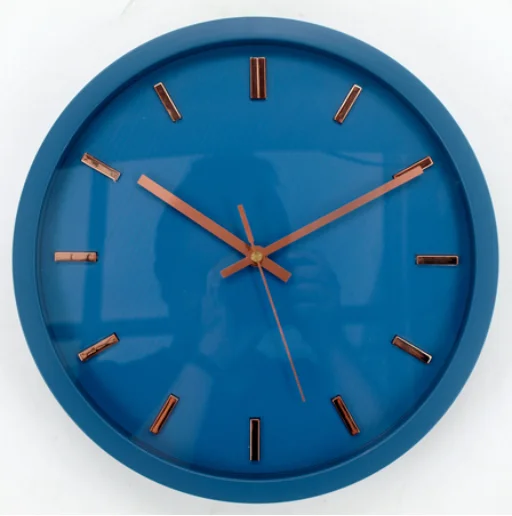 2018 Latest Design Red Frame Gold 3D Number Small Round Wall Clock