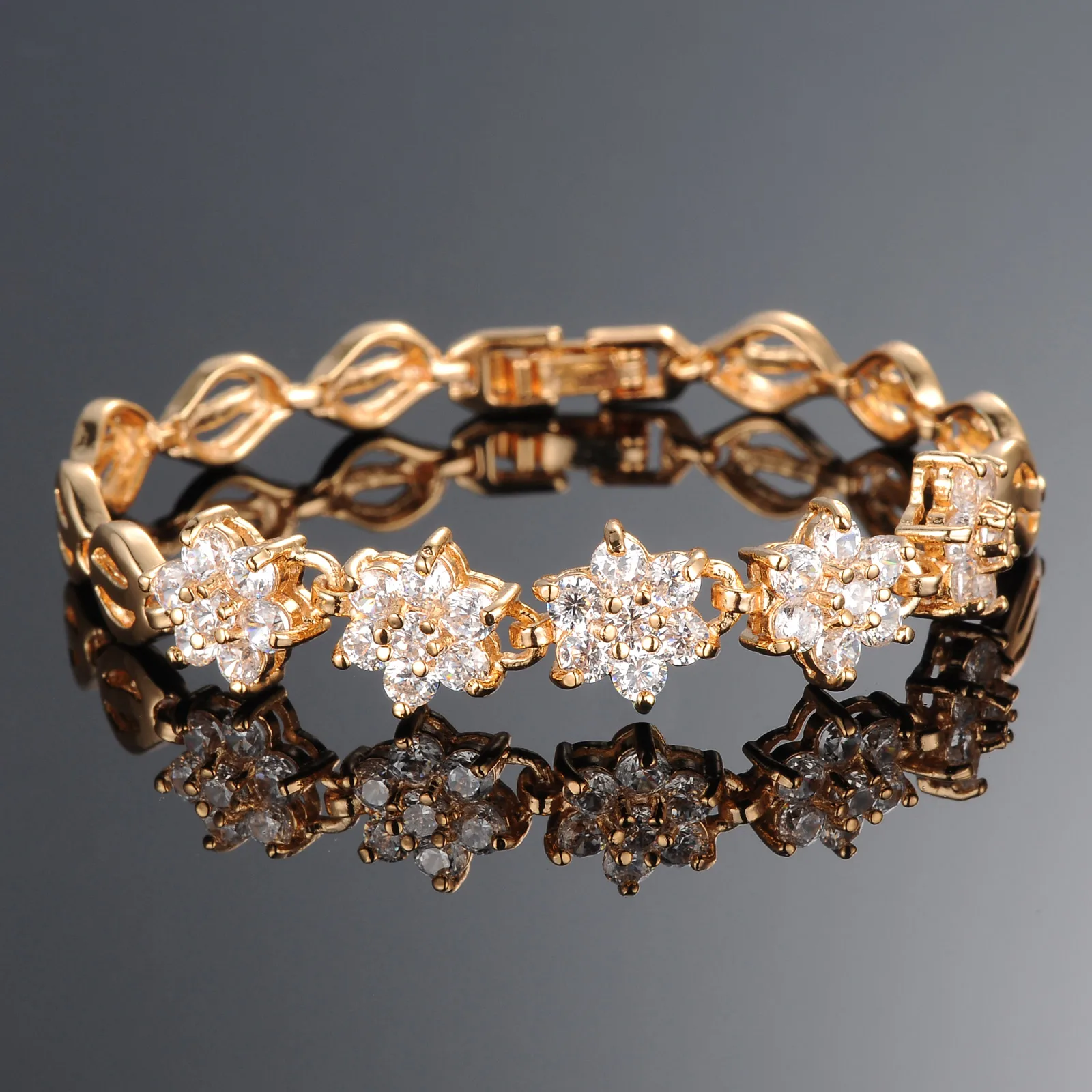 Fancy Gold Hand Chain Design for Girls Charm Bracelet for Woman Jewelry