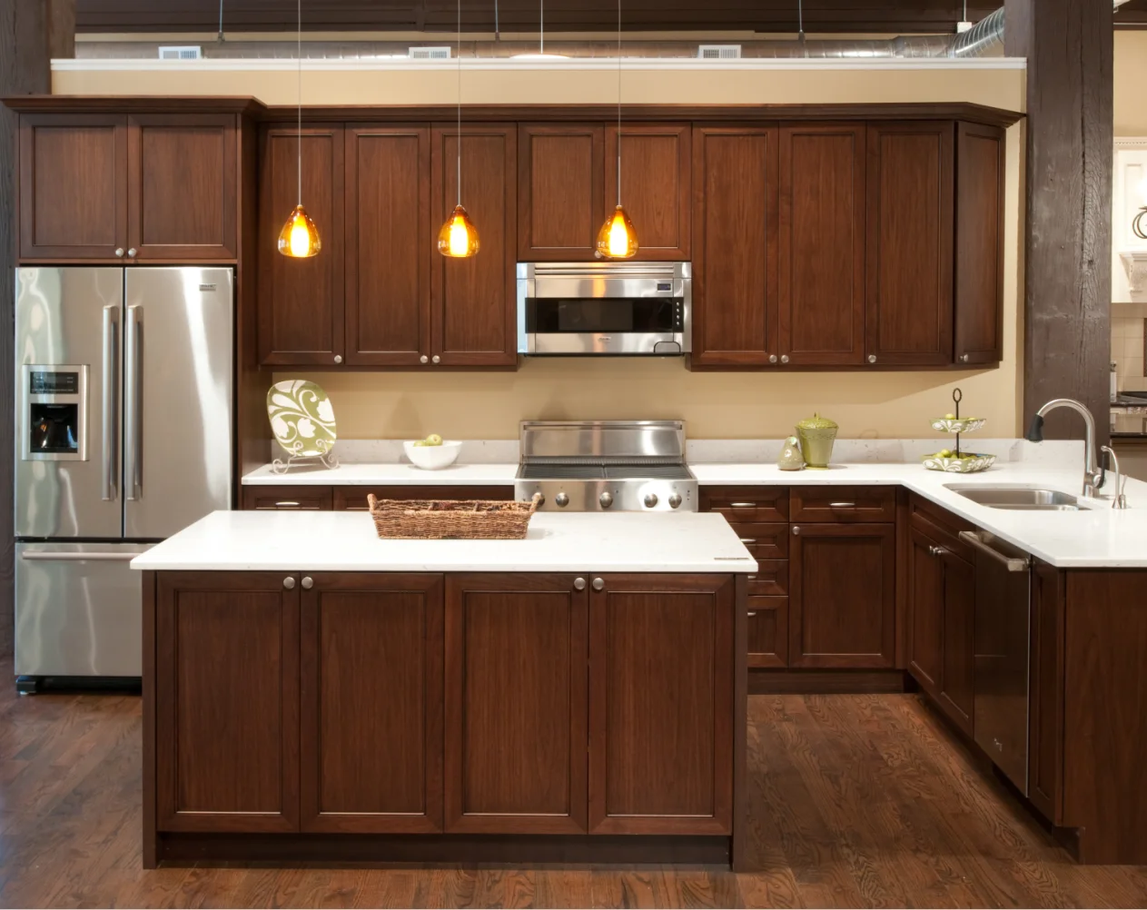 Armários de cozinha cor de chocolate, design de porta de madeira sólida|  Alibaba.com, image size:1263x1002