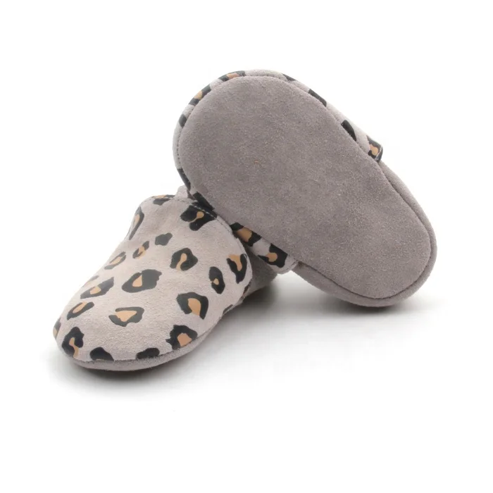 Модные стильные кожаные туфли с леопардовым принтом для девочек и мальчиков