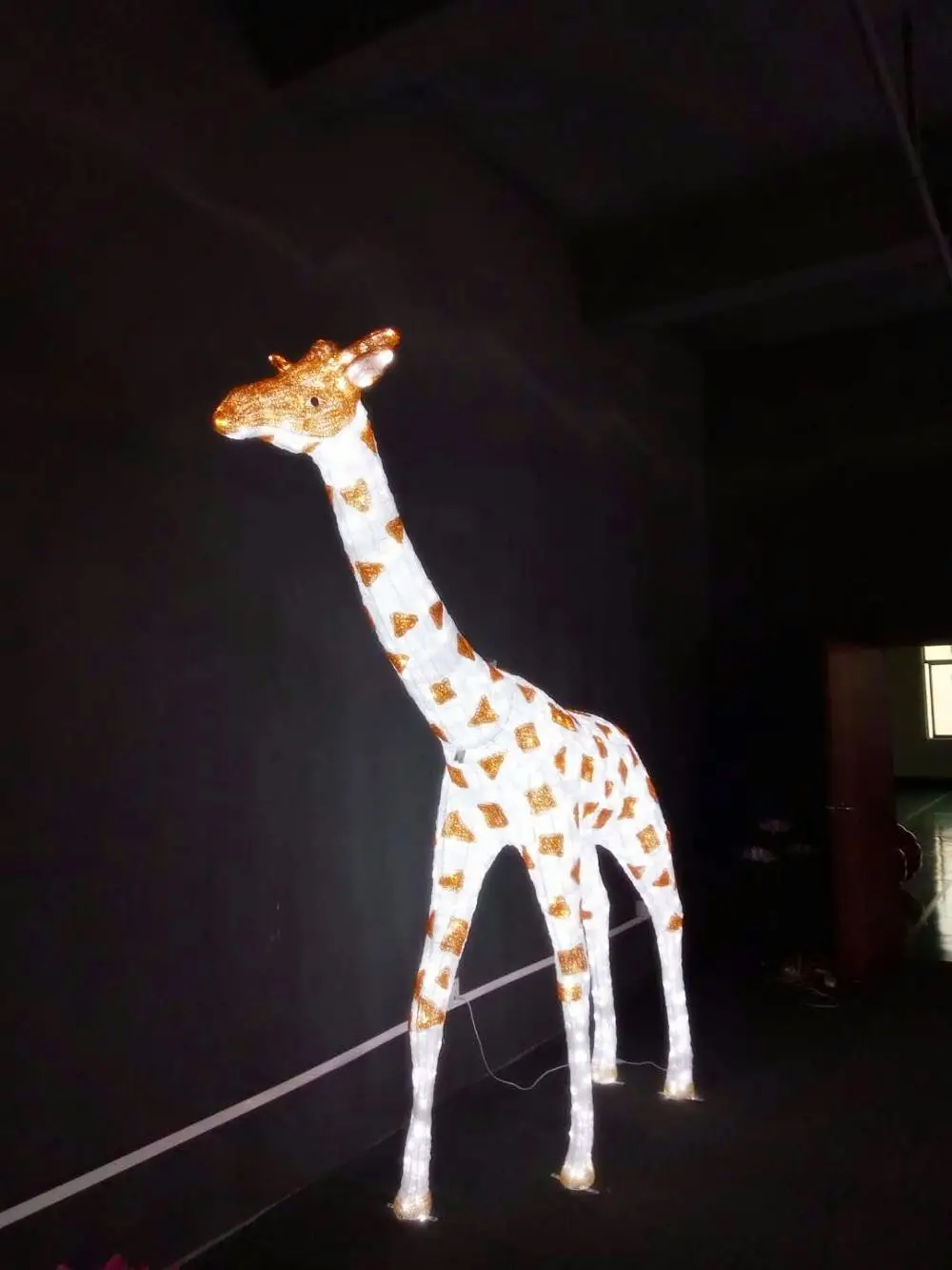 屋外大型LEDクリスマスアニマルキリン彫刻モチーフライト| Alibaba.com