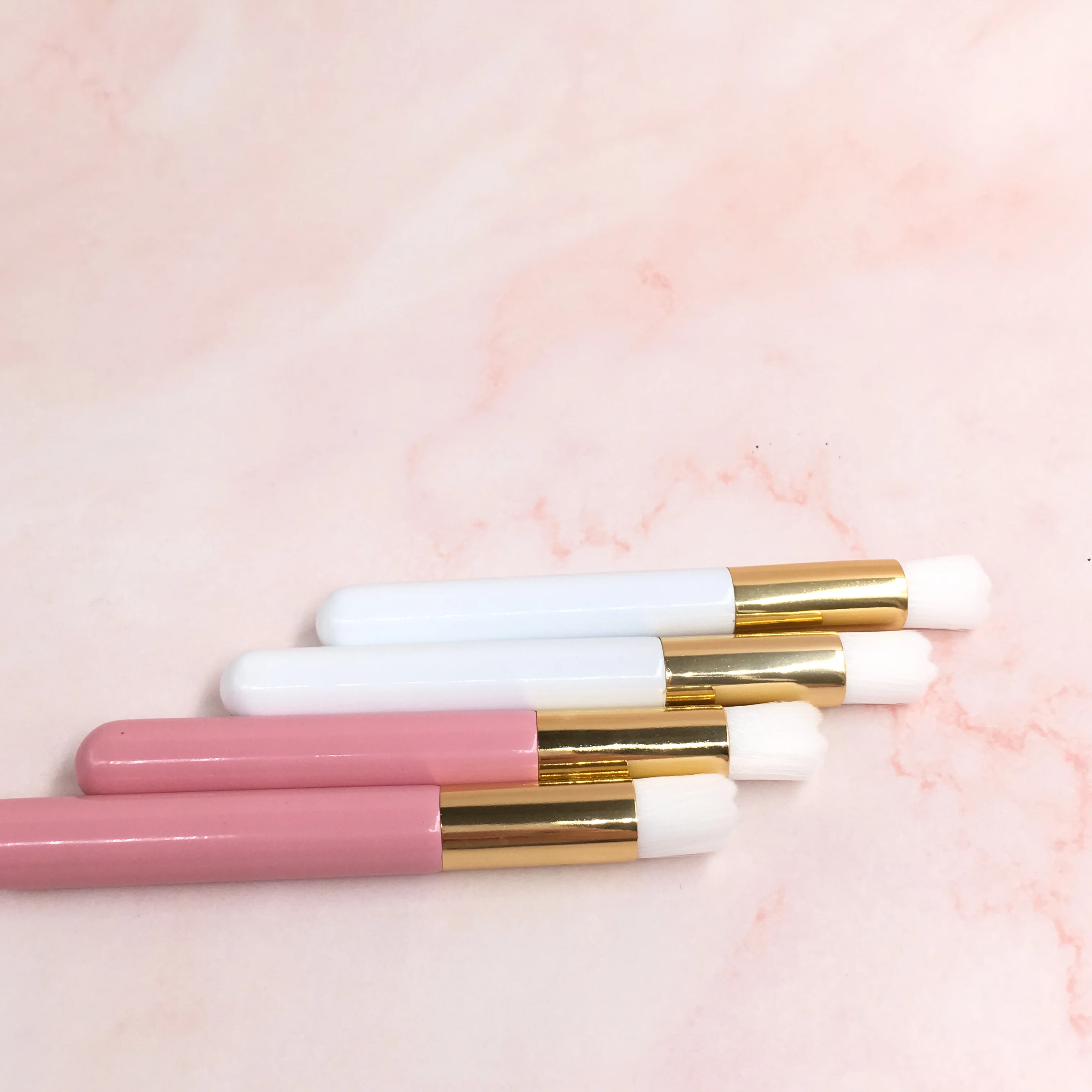 
 Чистящие щетки  