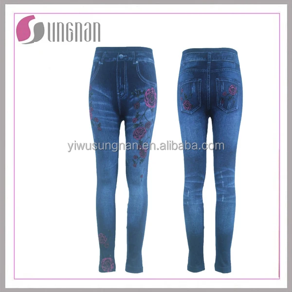 Pussy Riot YouTube guruh jinsiy aloqa Torli paypoq kiygan ayollar fotosurati