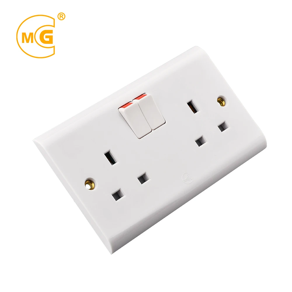 
Британская стандартная двойная электрическая настенная розетка 