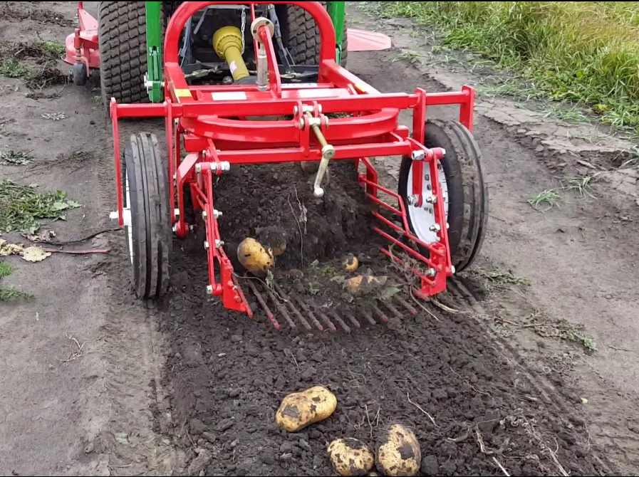 Tractor Mounted One Row Potato Digger Mini Potato Harvester Machine ...