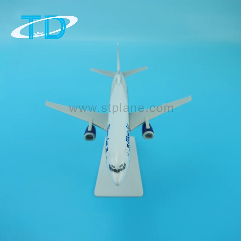 Boeing 737-400 1/200 Scale Plastic Model Plane – Business Gift