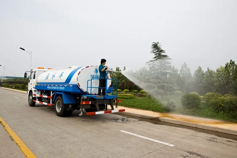 SINOTRUK HOWO 8x4 40000 литровый резервуар для воды на продажу