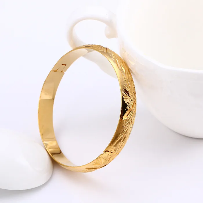 50710 Latest Design 24k Gold Color Thick Gold Bangle
