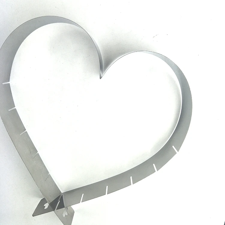 Wilton 191002901 Decorator Preferred 6 x 2 Aluminum Heart-Shaped Cake Pan