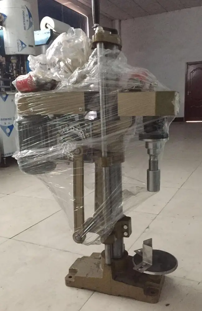 Алюминиевые винтовые крышки ROPP, полуавтоматическая укупорочная машина для стеклянных бутылок