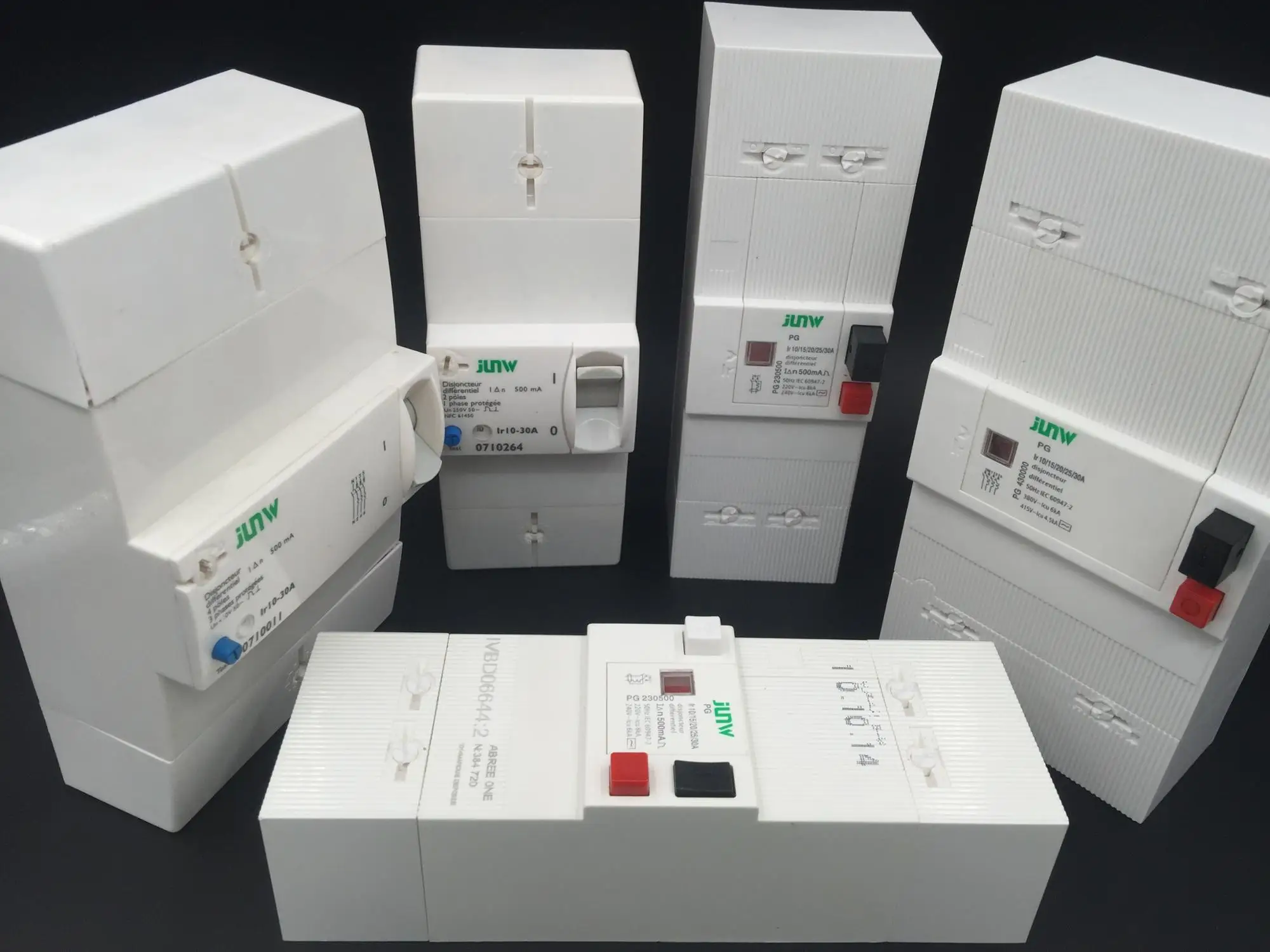 MCCB  Earth Leakage Circuit Breaker PG2155005A/10A/15A 220V/230V Adjustable MCB Gardy