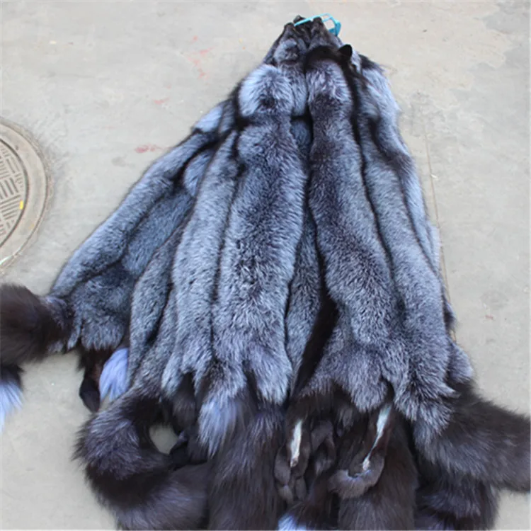 
Factory Supplier Genuine Raw Silver Fox Fur Pelt Natural Animal Fur Skin 