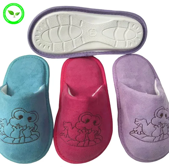 Детские домашние тапочки с вышивкой в виде лягушки LE170678