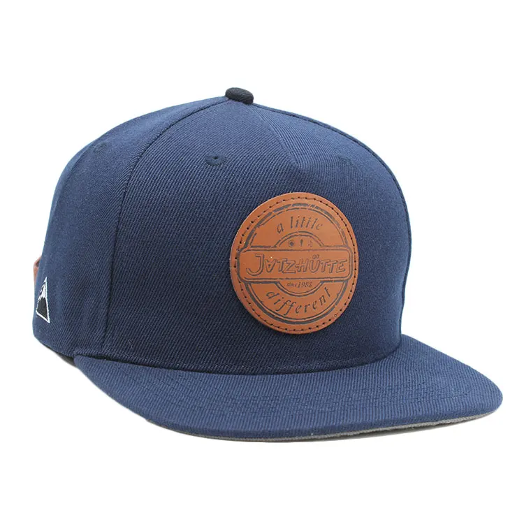 Custom Flat Bill Leather Patch Embossing Snapback Cap