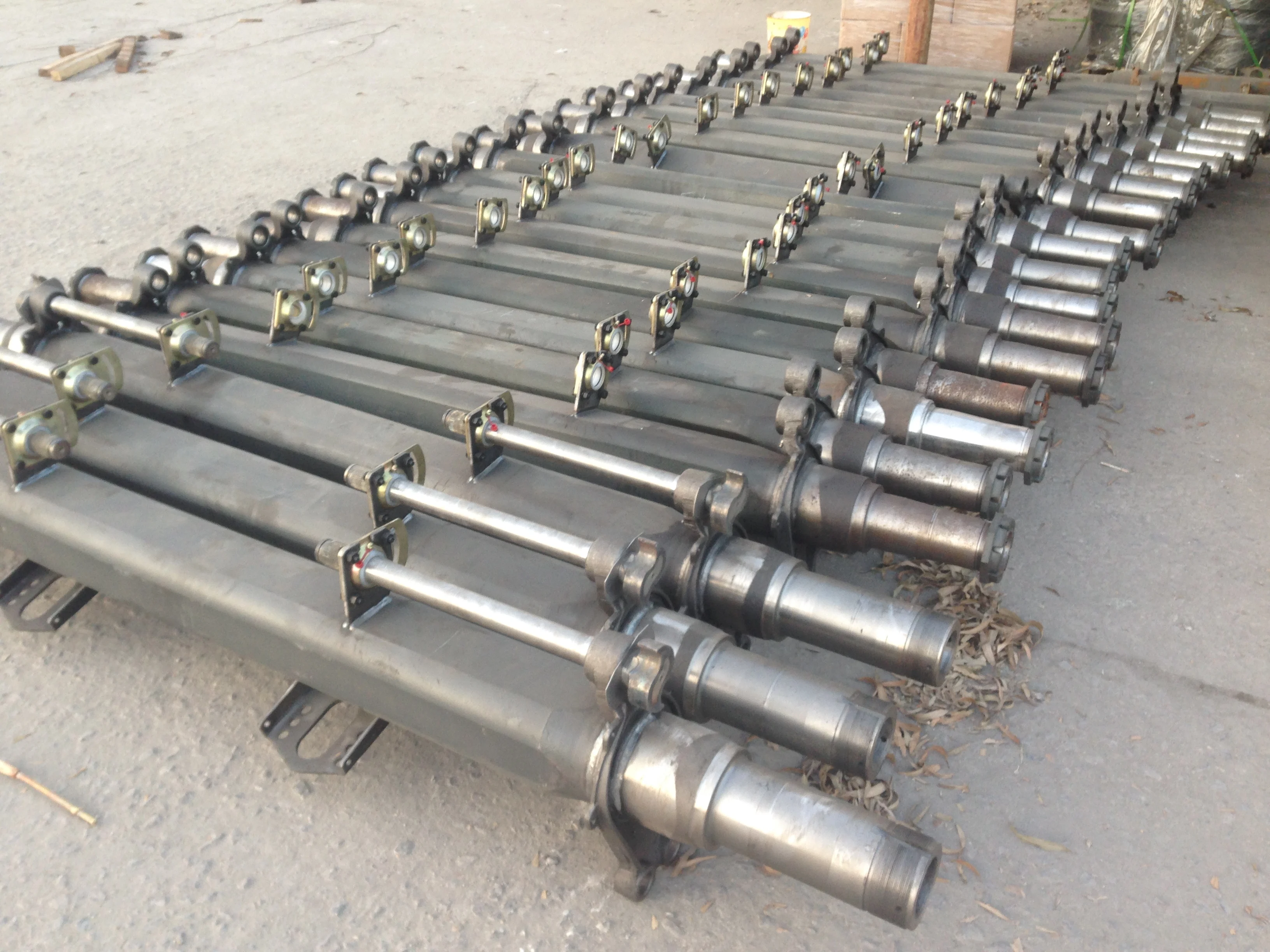 O tubo do eixo do reboque ao quadrado que forma o tipo americano Semi  sobresselente e acessório do eixo do reboque parte o quadrado 150*150