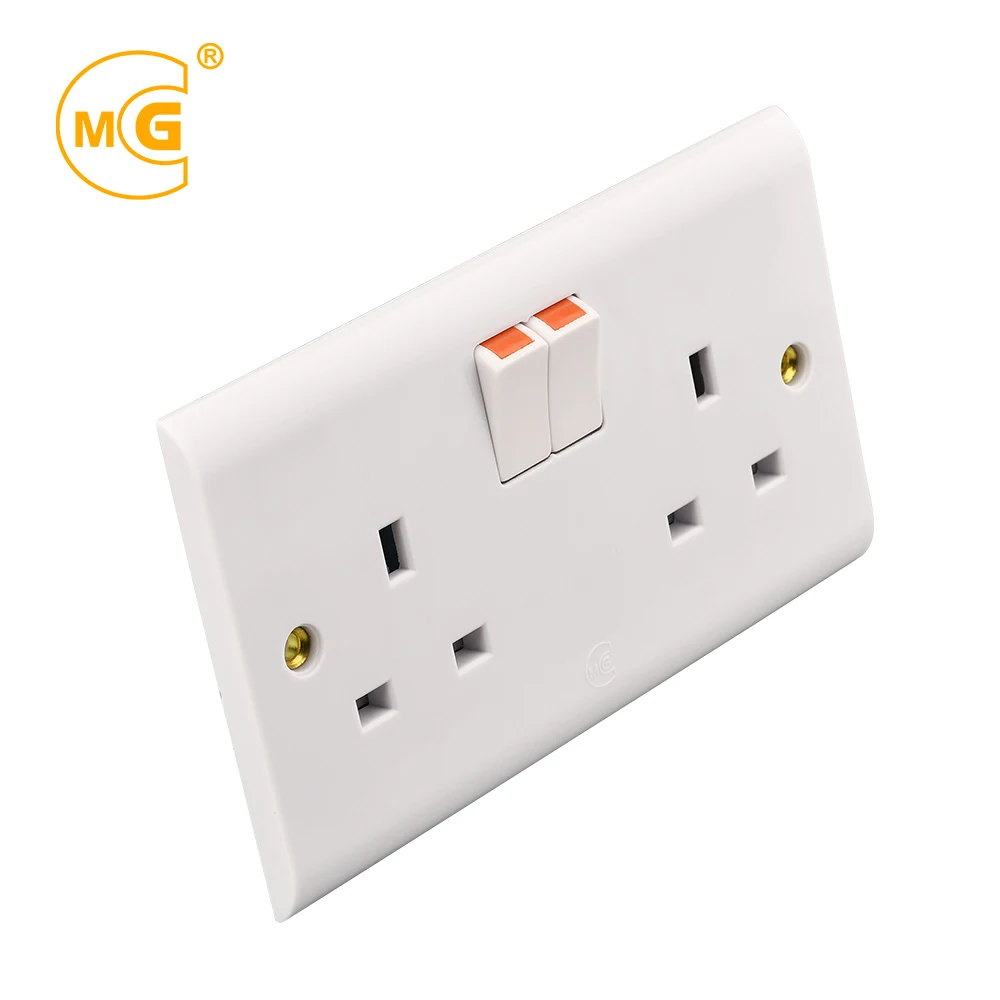 
Британская стандартная двойная электрическая настенная розетка 