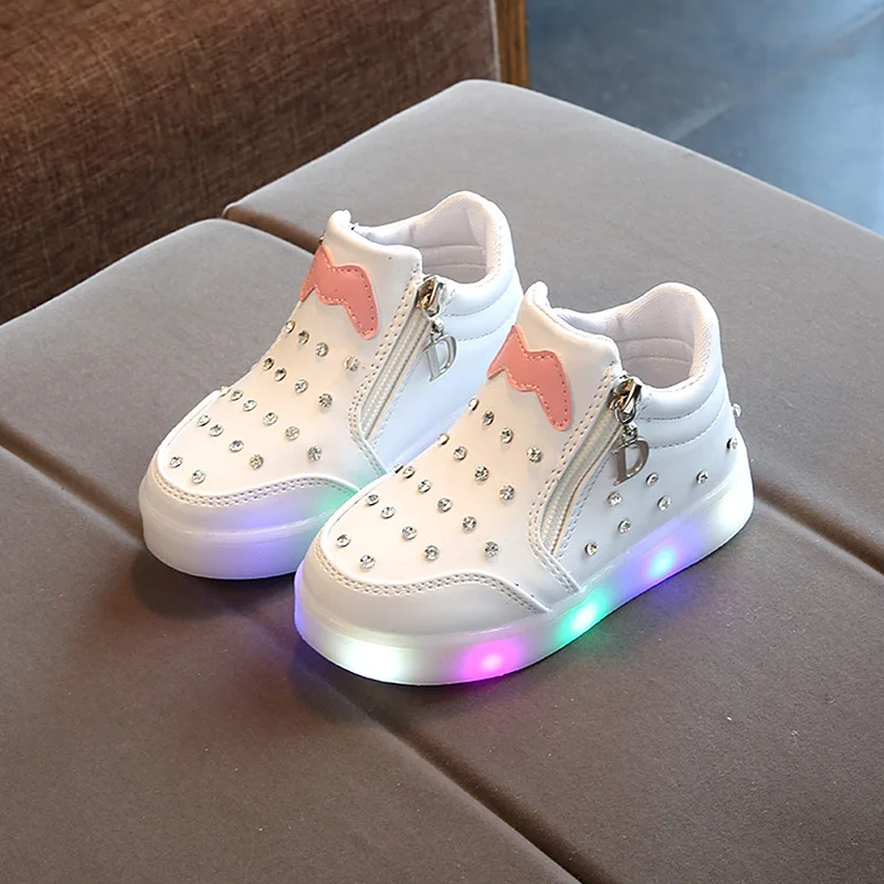 Herfst Kinderen Kids Sportschoenen Steentjes Cartoon Zachte Zool  Led-verlichting Meisjes Schoenen - Buy Led Licht Schoenen,Kinderen Sport  Schoenen,Meisjes Schoenen Product on Alibaba.com