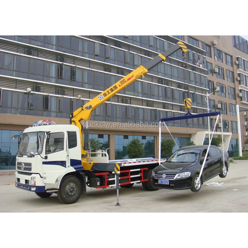 東風8トンレッカー車、5トンクレーン搭載、故障車の吊り上げ用