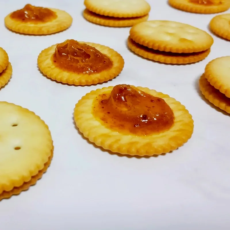 malt cake salted egg yolk biscuit in pillow packs manufacturer