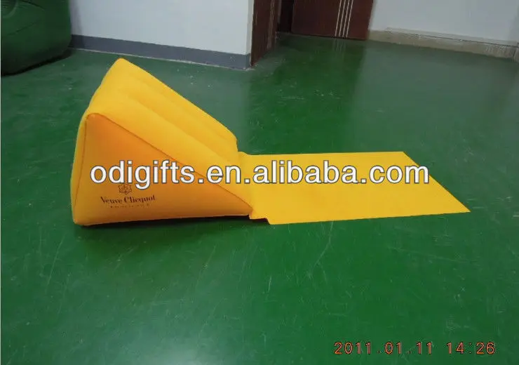 inflatable triangle pillow