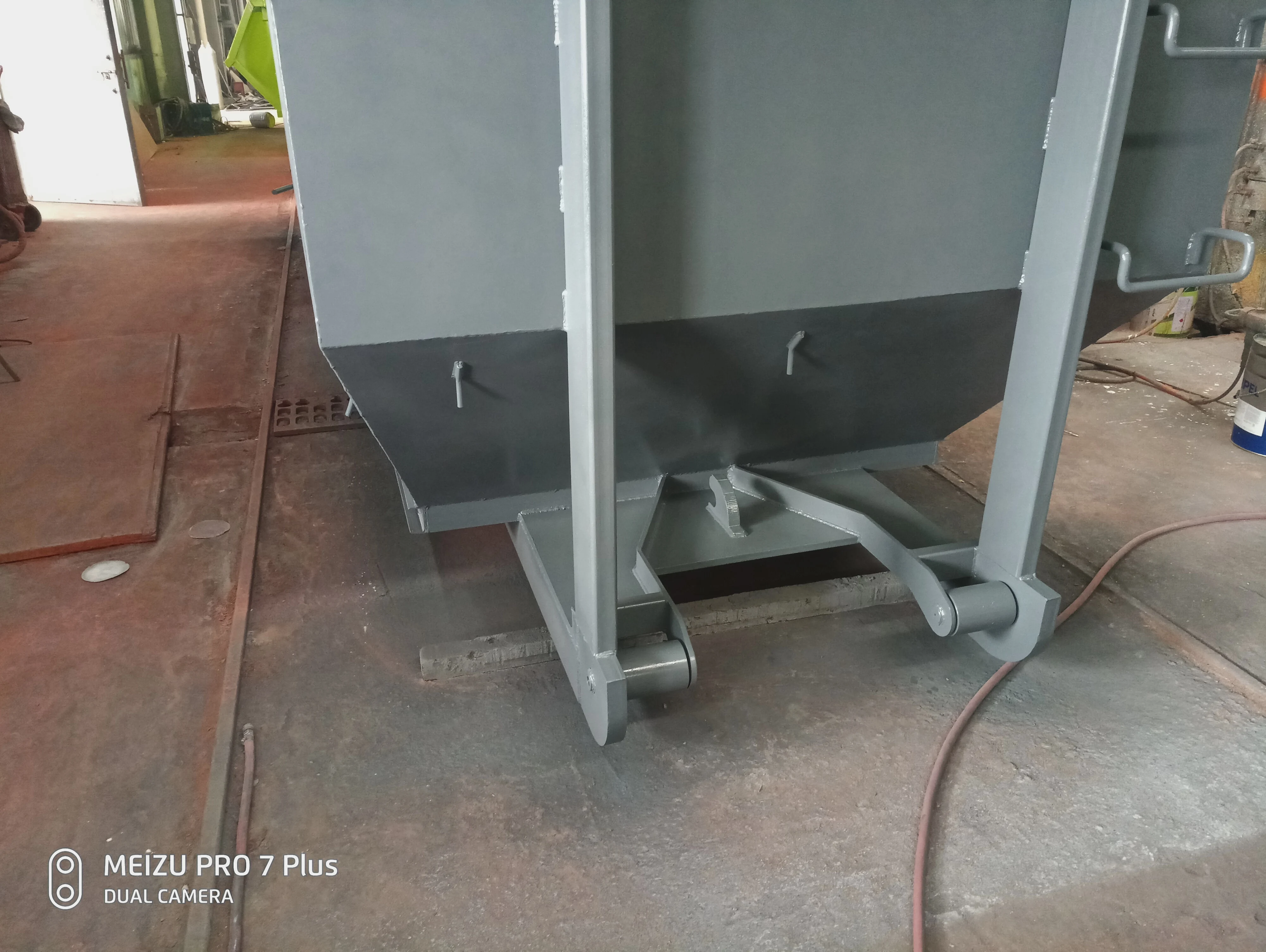 25cbm Waste Management Waste Recycling Stackable Roll on off Container Customized Roll off Waste Dumpster