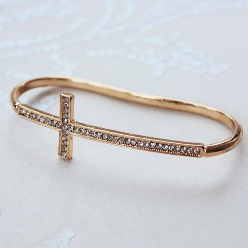 BR184328 Size Latest Gold Plated Daily Wear Criss Cross Bangle