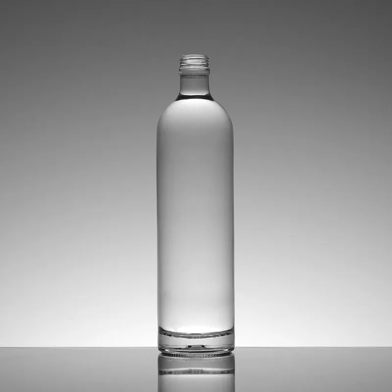 Wholesale Empty clear 750ml Glass Liquor Bottles for Vodka Whiskey Spirits Alcohol