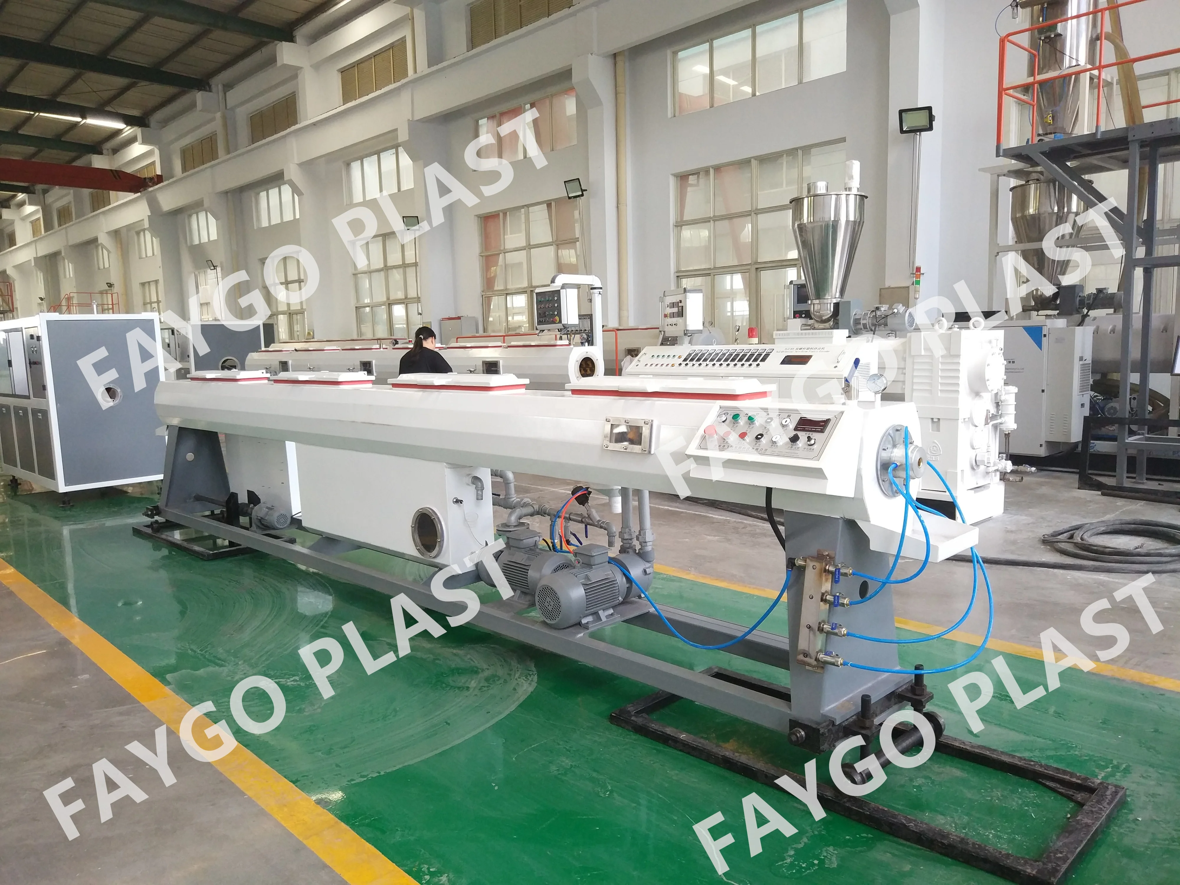 PP PE PVC pipe making machine price/Plastic flexible pipe extruder production line