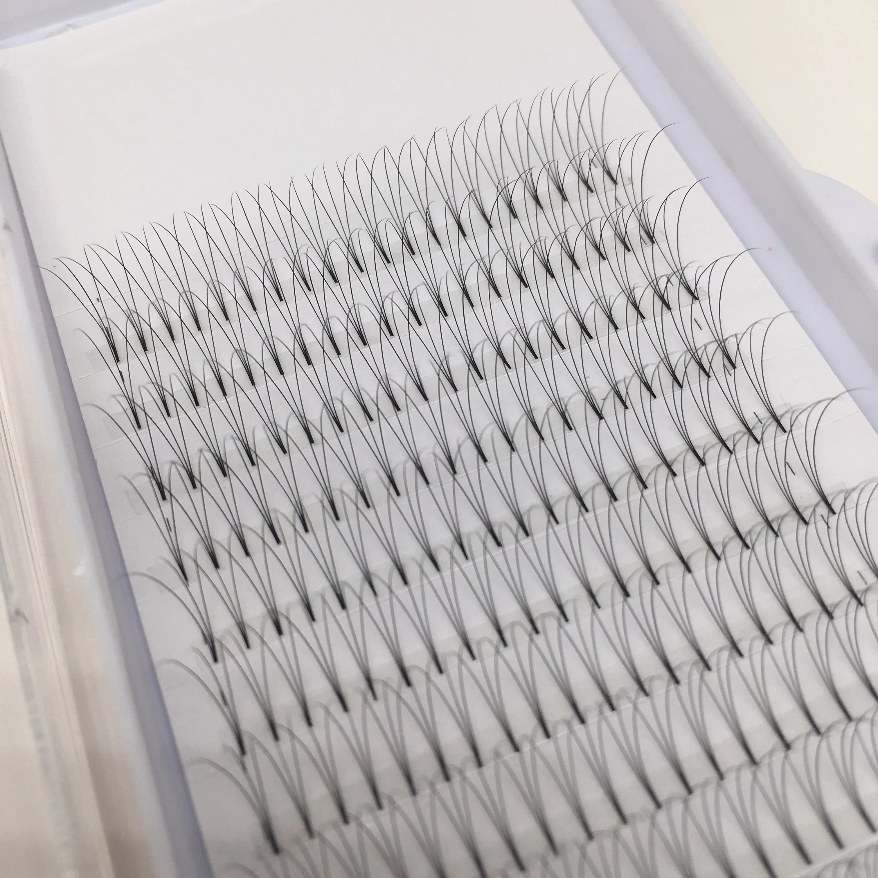 
 Термоскрепленные ресницы без клея 0,15 ММ 3D с коротким стержнем  