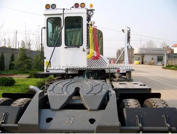 Sinotruk HOVA 4x2 266hp Terminal Towing Port Tractor Truck for Sale
