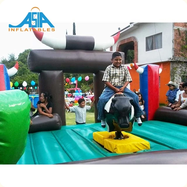 Inflatable Mechanical Bull Ring Attractive Amusement Facilities Bull Riding Machine