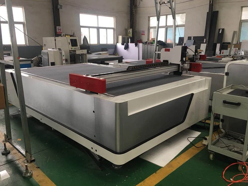 Нож для резки ткани Jinan 1600*2500 мм с автоматической