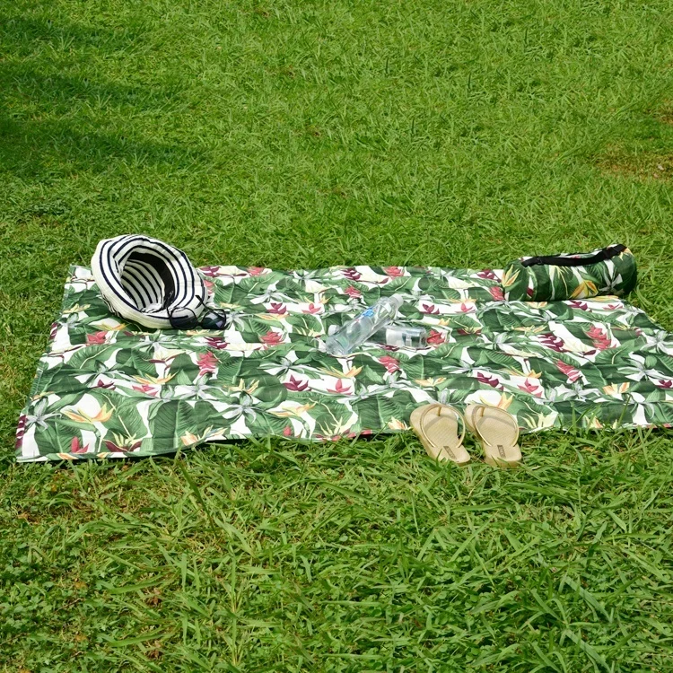 Polyester Plaid Folding Camping Mattress Outdoor Big Waterproof Beach