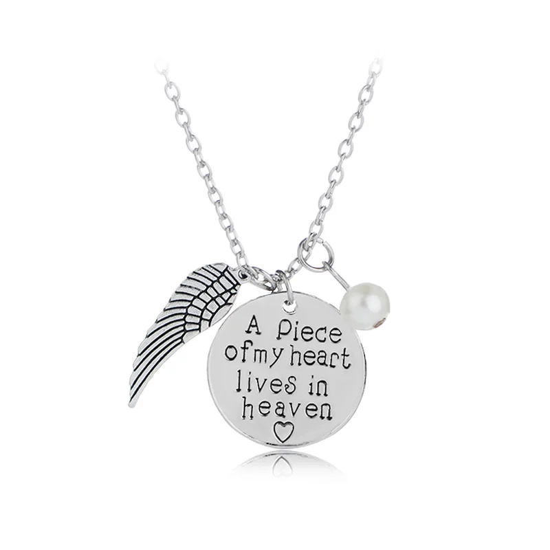 Pearl And Leaf Pendant Necklace 