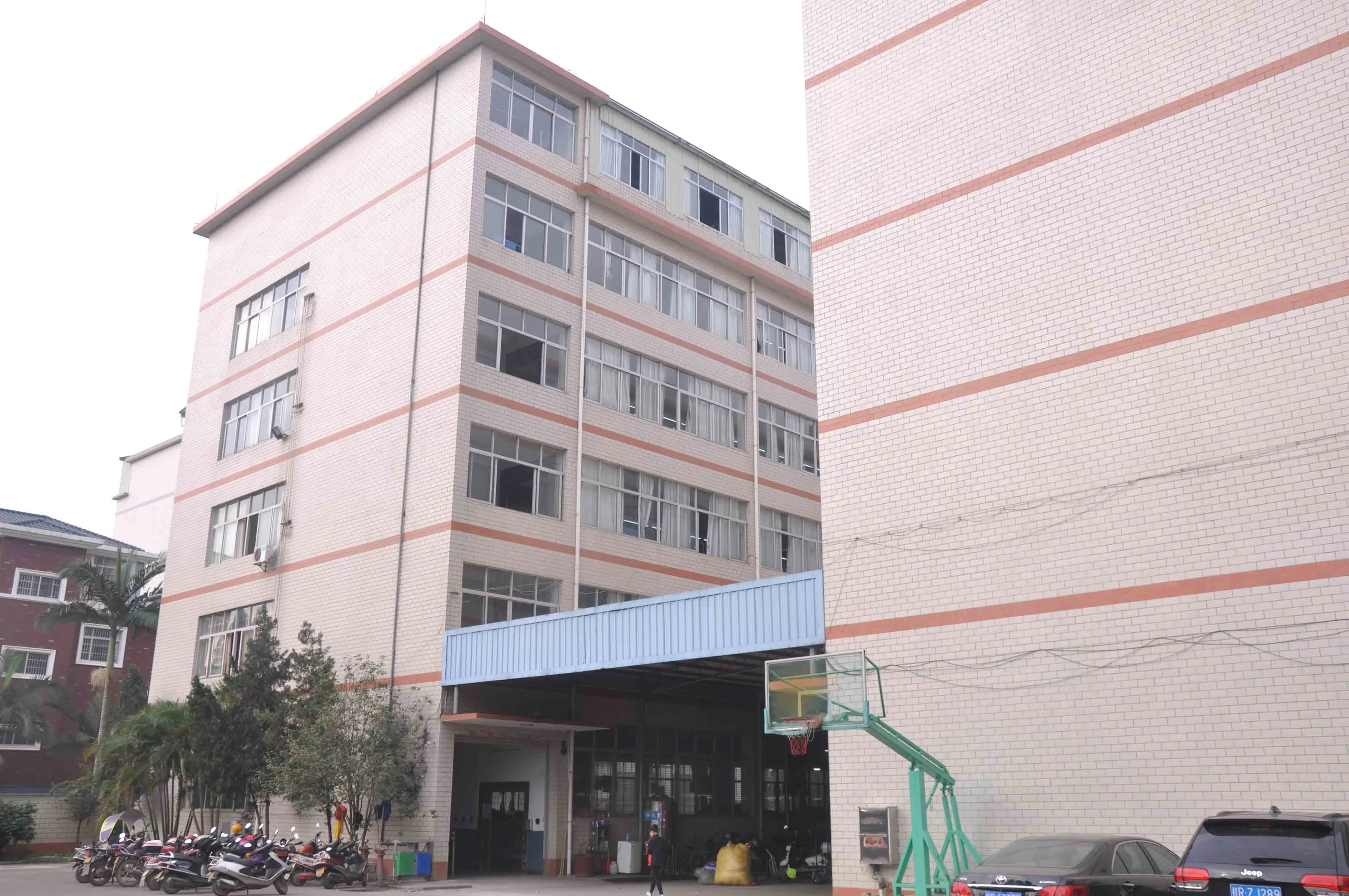 Guangxi Zhongjian Sports And Leisure Clothing Co., Ltd. 2