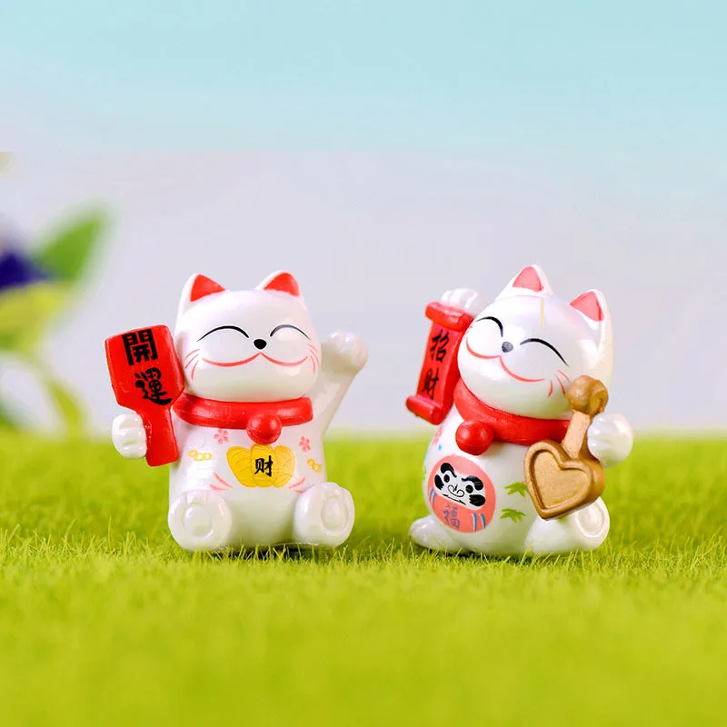 Alasum 12 x Cat Miniature Figurines, Resin Micro Landscape Decoration, Maneki Neko Cat for Garden, Home, Office, 2.8 x 2.8 x 1 cm