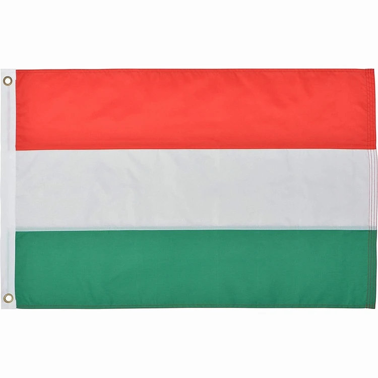 Красный зеленый белый флаг фото