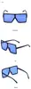 Monture noire, verres bleus