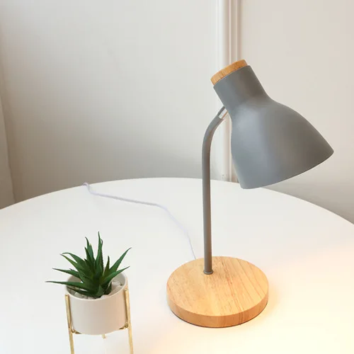 
Красочные скандинавском стиле Железный искусства металлическая настольная лампа со светодиодной подсветкой для стола 