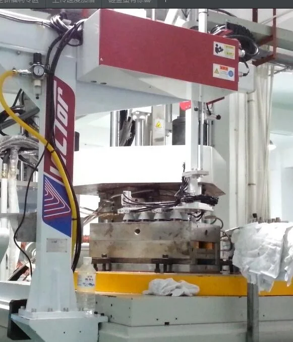 
 Полностью автоматическая вертикальная машина для литья LED лампа держатель делая машину, светодиодные лампы литьевой машины, LED Housing-HM-120T-LR3  