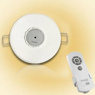 2021 Style Infrared Remote Control Switch Wall Switch 60 Degree CE Approval Round Shape 8 Meters Geagood Blister Four Channels