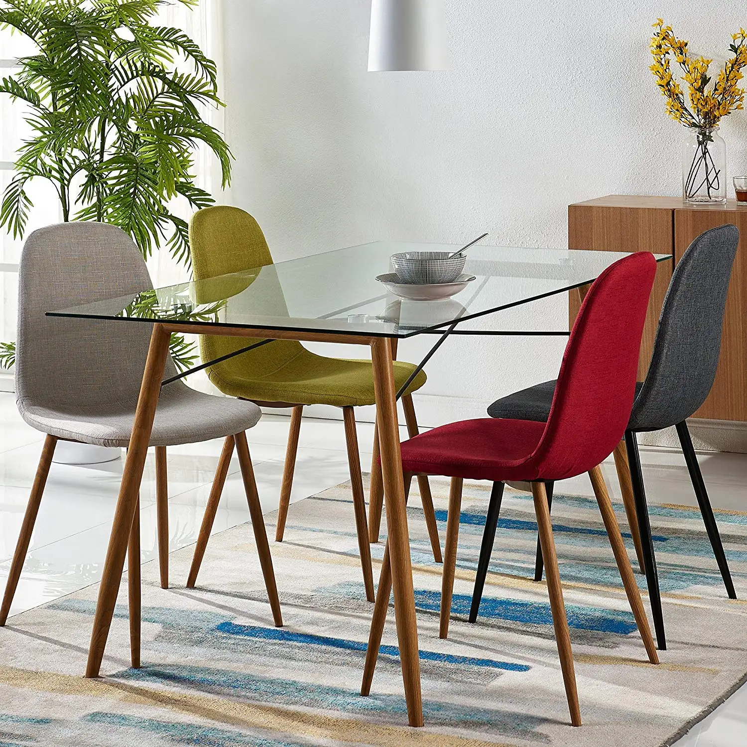 стол и стулья в стиле модерн для кухни