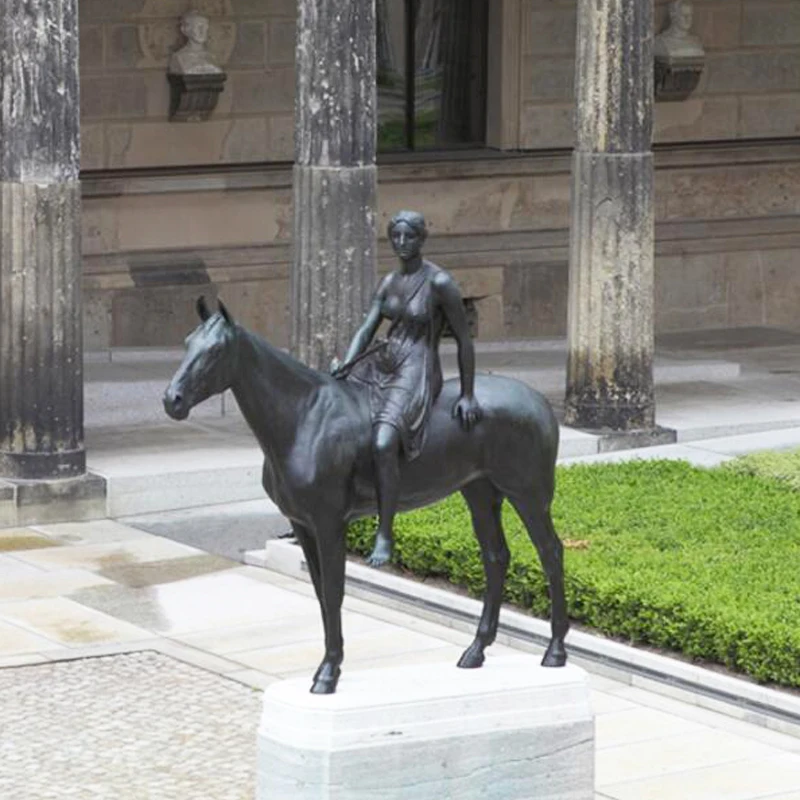 ギリシャローマスタイル半身裸女性ブロンズ彫刻 馬乗り像 H230cm