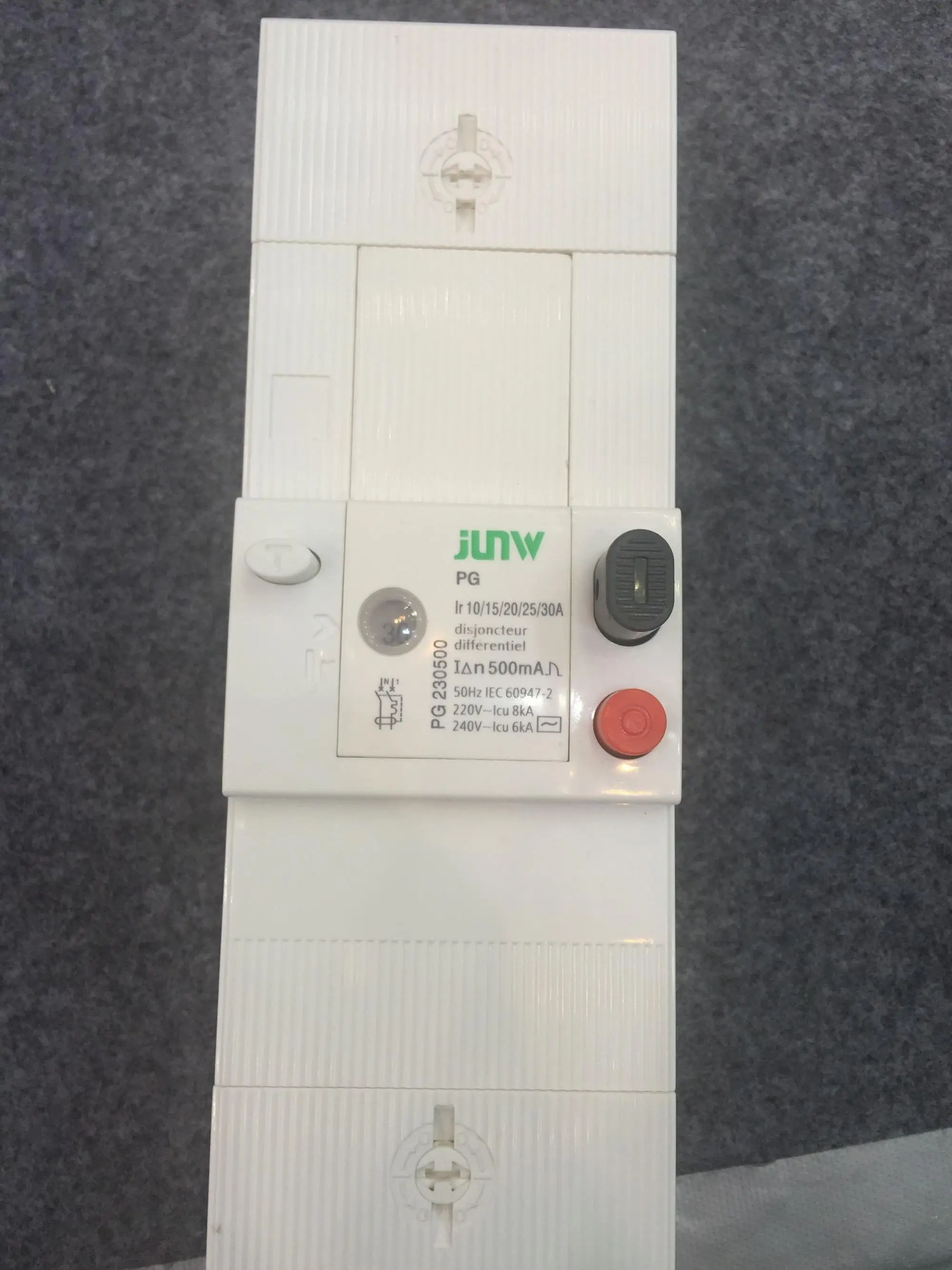 MCCB  Earth Leakage Circuit Breaker PG2155005A/10A/15A 220V/230V Adjustable MCB Gardy