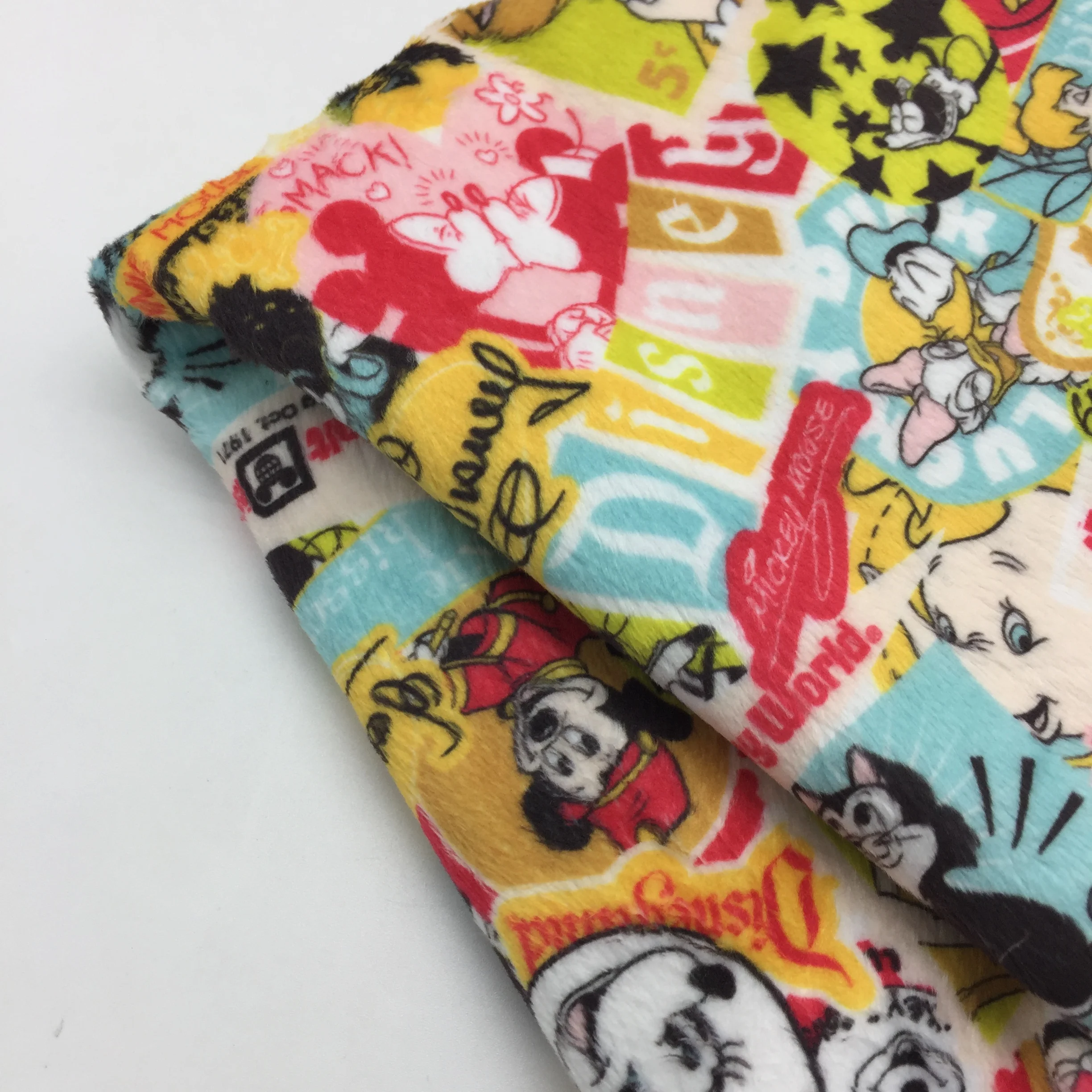 
 Фабричная прямая пользовательская печать Американский знаменитый мультфильм мягкий длинный ворс пользовательский принт Minky ткань для детского одеяла  