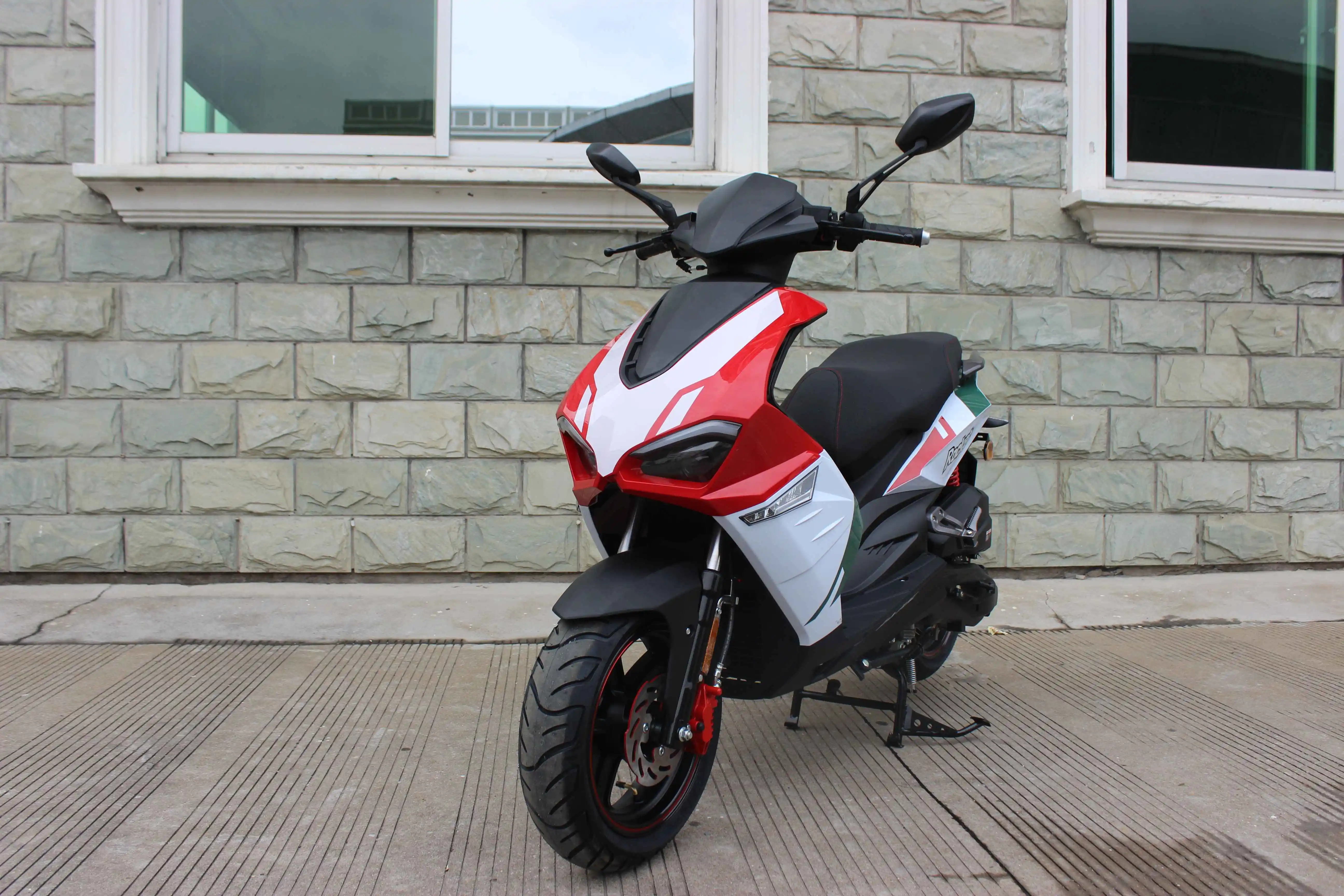 
 Новый запатентованный газовый скутер Jiajue 2019 50CC Euro IV  