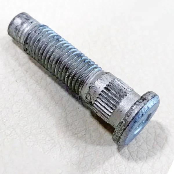 XR825192 XR813382 XR853331 Left and Right Wheel Stud for S-Type 