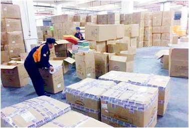 DHL fedex ups tnt